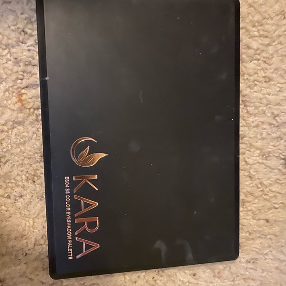 Makeup - Picture 3 of 4